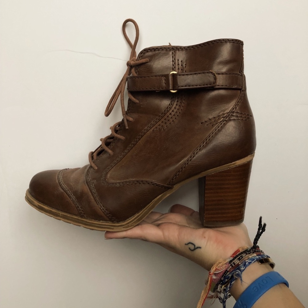 brown booties!!